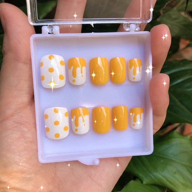 Nail box/Móng thiết kế/ Tặng kèm keo dán và dũa móng mini