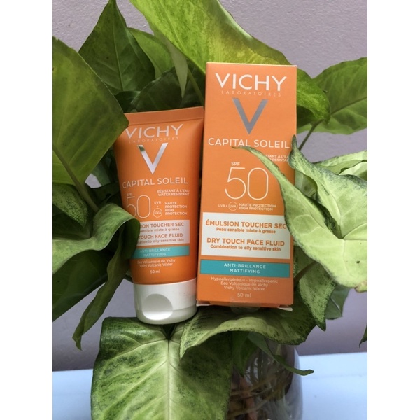 Kem Chống Nắng Vichy Ideal Soleil Mattifying Dry Touch Face Fluid SPF 50