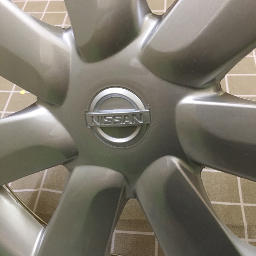 Ốp mâm la zăng xe cỡ 14 inch Nissan Sunny