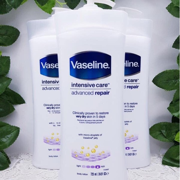 Sữa Dưỡng Thể Cấp Ẩm Phục Hồi Da Vaseline Intensive Care Advanced Repair 725ml (Màu Trắng)