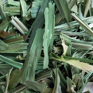 10g lá dứa khô, có vụn. Date luôn mới.