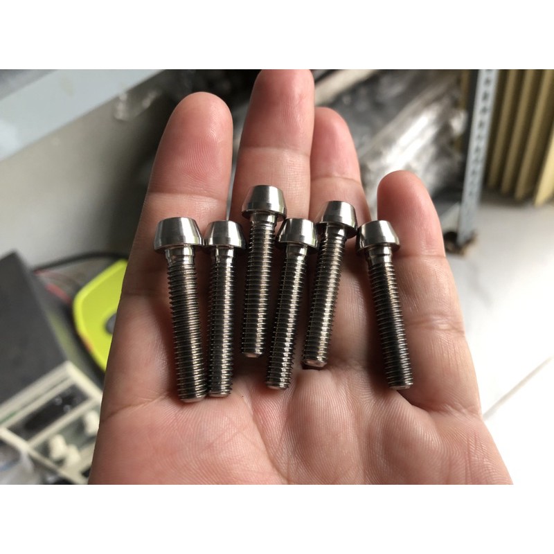 Ốc Titan gr5 cùm tay brembo