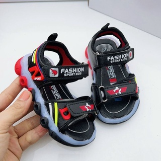 Thanh lý sandal bé trai hết đèn