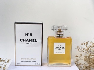 Nước hoa nữ chanel No.5 của Pháp