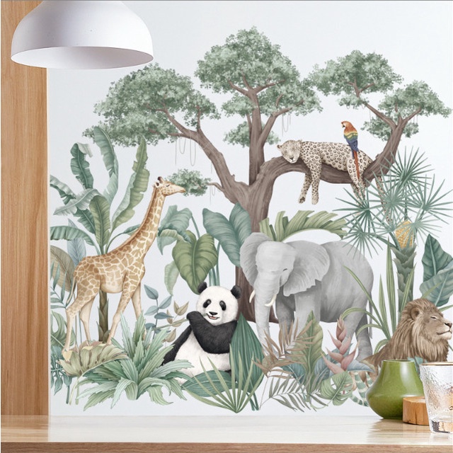 Decal trang trí tường - Khu rừng xanh và những động vật hoang dã