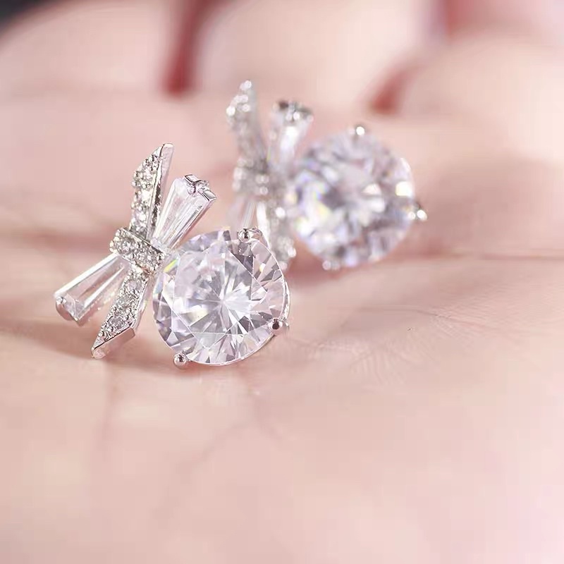 Bông tai cô dâu bạc ý đính đá đi tiệc DaLiA Jewelry hình đá pha lê trắng