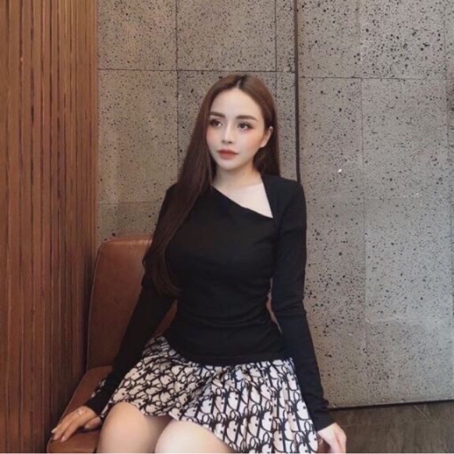 Áo thun lệch cổ V về 2 màu lên dáng siêu đẹp