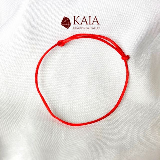 KAIA - Vòng tay handmade dây chỉ đỏ may mắn