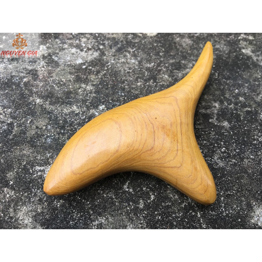 Dụng cụ massage day ấn huyệt gỗ Bách thơm mát hình chim Én