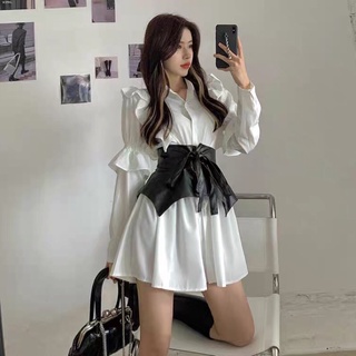Sơ mi dáng dài bồng bềnh kèm đai lưng da