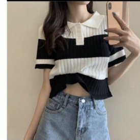 Áo len kẻ cổ đức