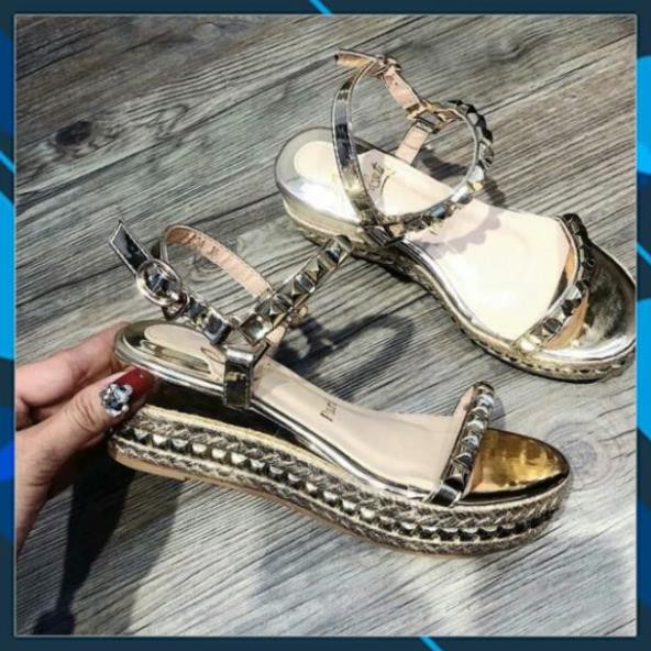15/5 ( New ) Sandal loubutin đế xuồng 😍 . 2020 new .. .. . . . : You ; , ‣ , $ Ⓡ # ˢ : ' L .