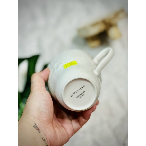 Ly quai hoa trắng - Gốm sứ Nhật