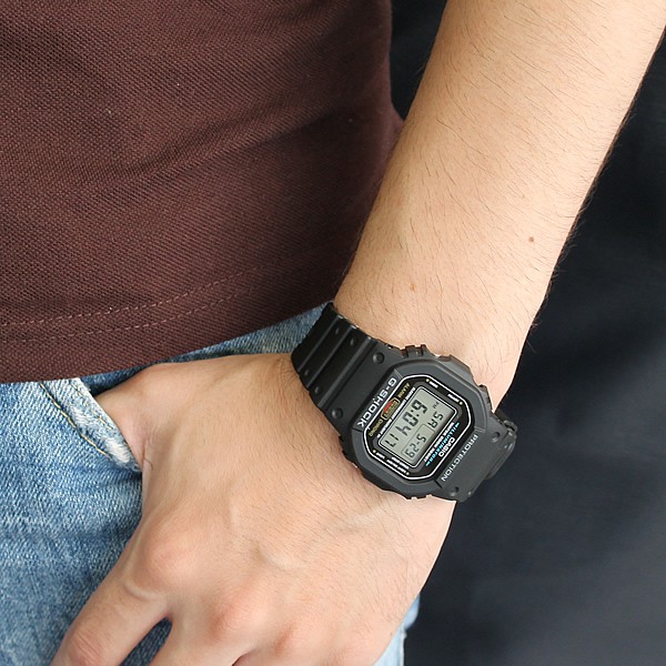 Đồng hồ nam dây nhựa Casio G-SHOCK DW-5600E-1VDF chính hãng