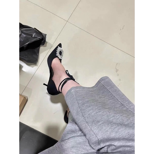 Giày cao gót khoá đá mũi nhọn dây cuốn cổ