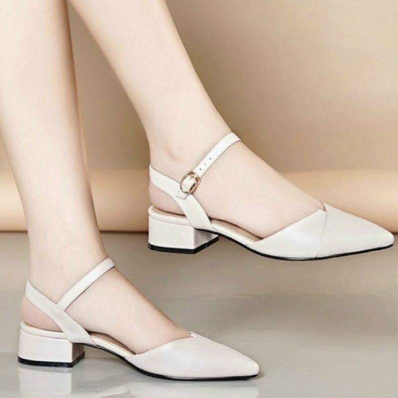 Giày bít mũi nhẹ nhàng nữ tính