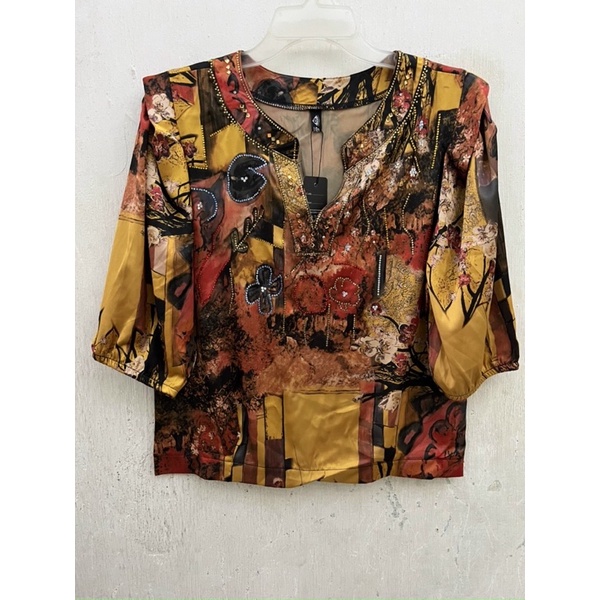 Áo Lụa Nữ Cổ Trụ Cao Cấp Hàng Thiết Kế Hoạ Tiết Bông Đính Đá Sang Trọng Free Size 48-62Kg