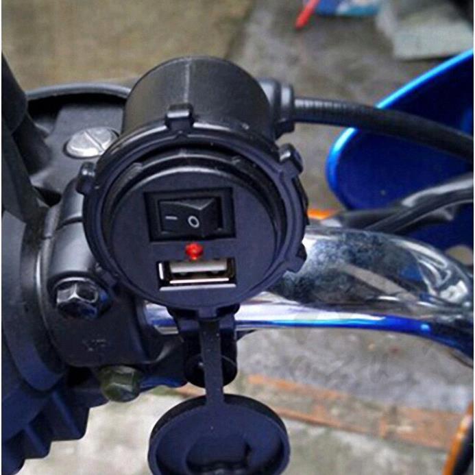 Sạc điện thoại gắn trên xe máy YF-121 12v - 2.1A