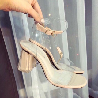 Sandal quai trong