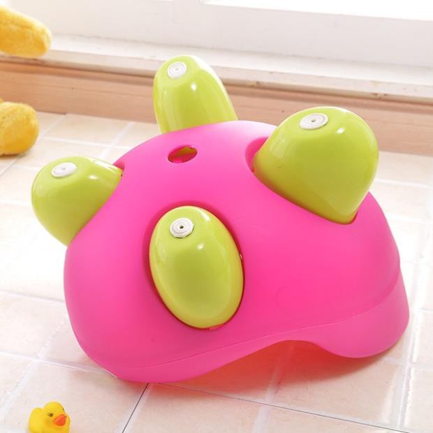 BÔ NGỒI VỆ SINH CHO BÉ