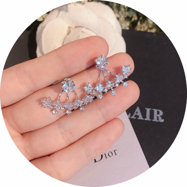 Khuyên tai ôm vành