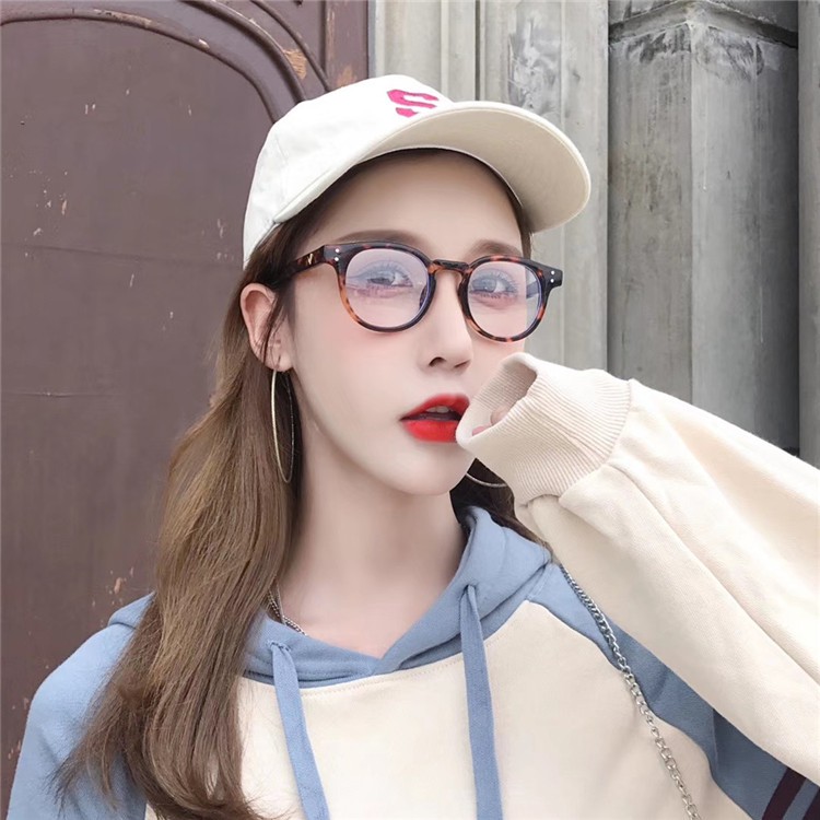 Mắt Kính Gọng Tròn Thiết Kế Tinh Tế