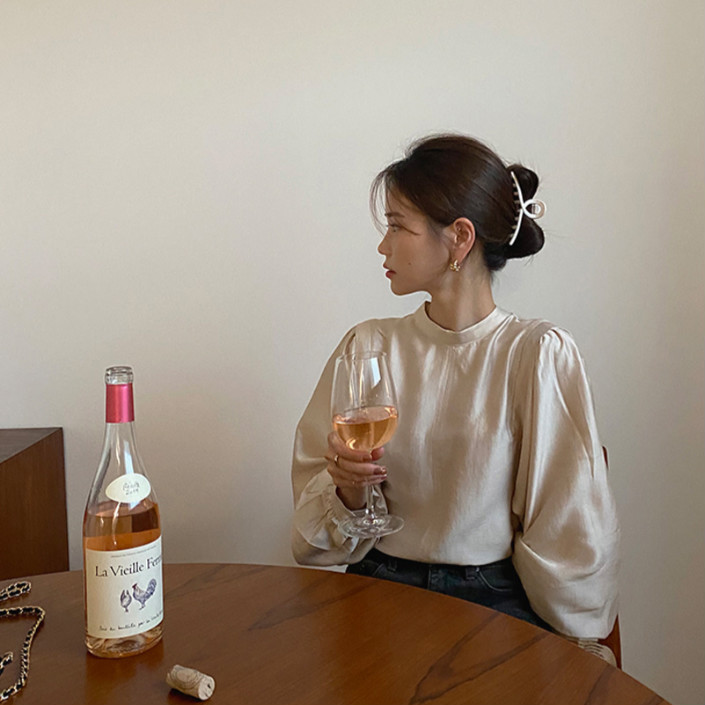 Áo kiểu nữ dài tay cổ tròn xếp ly thời trang