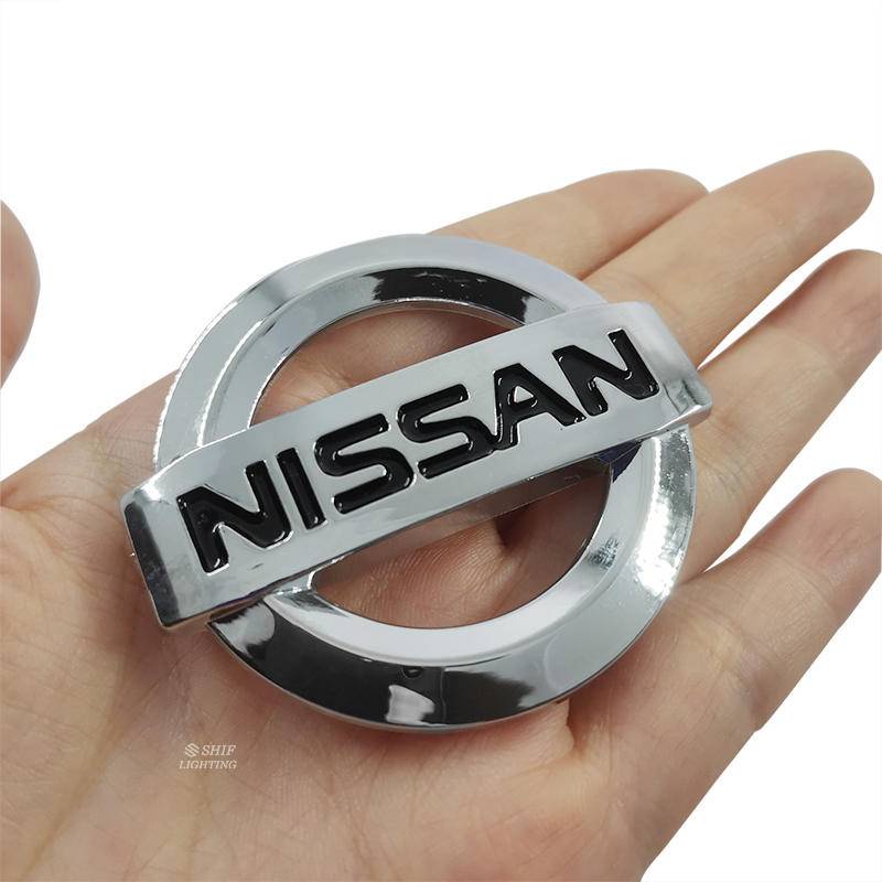 Miếng dán logo Nissan trang trí vô lăng xe hơi tiện dụng