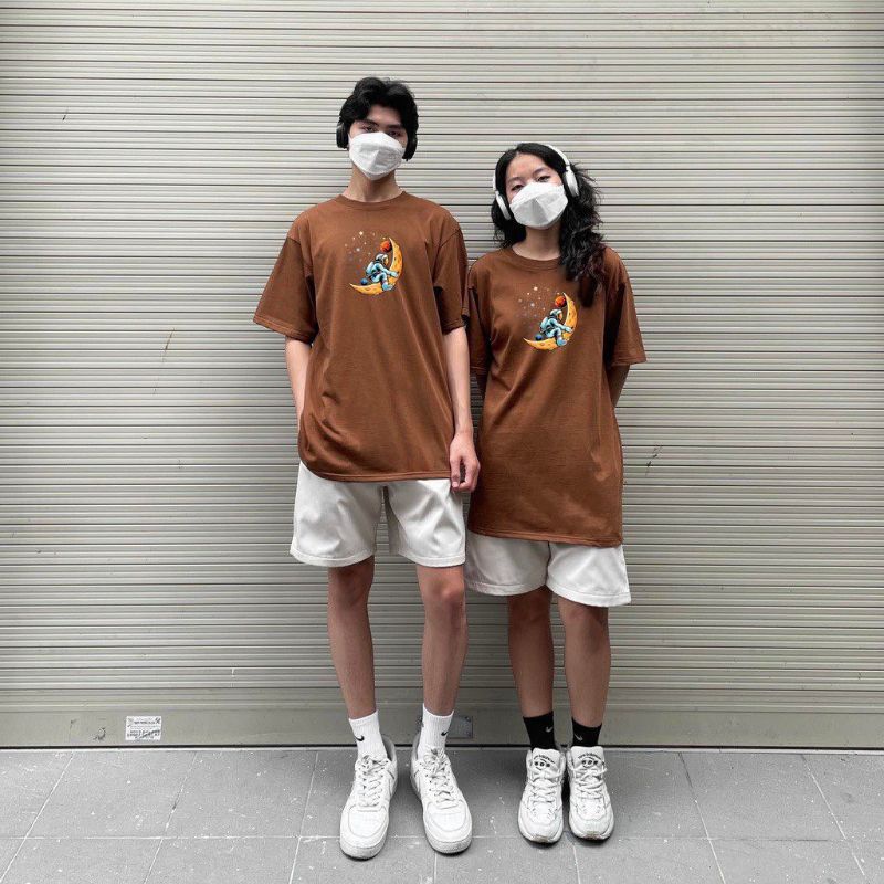 Áo Thun Có sizetay lỡ unisex phi hành gia mặt trăng