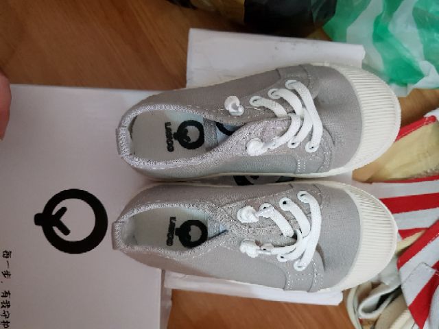 GIÀY THỂ THAO BÉ