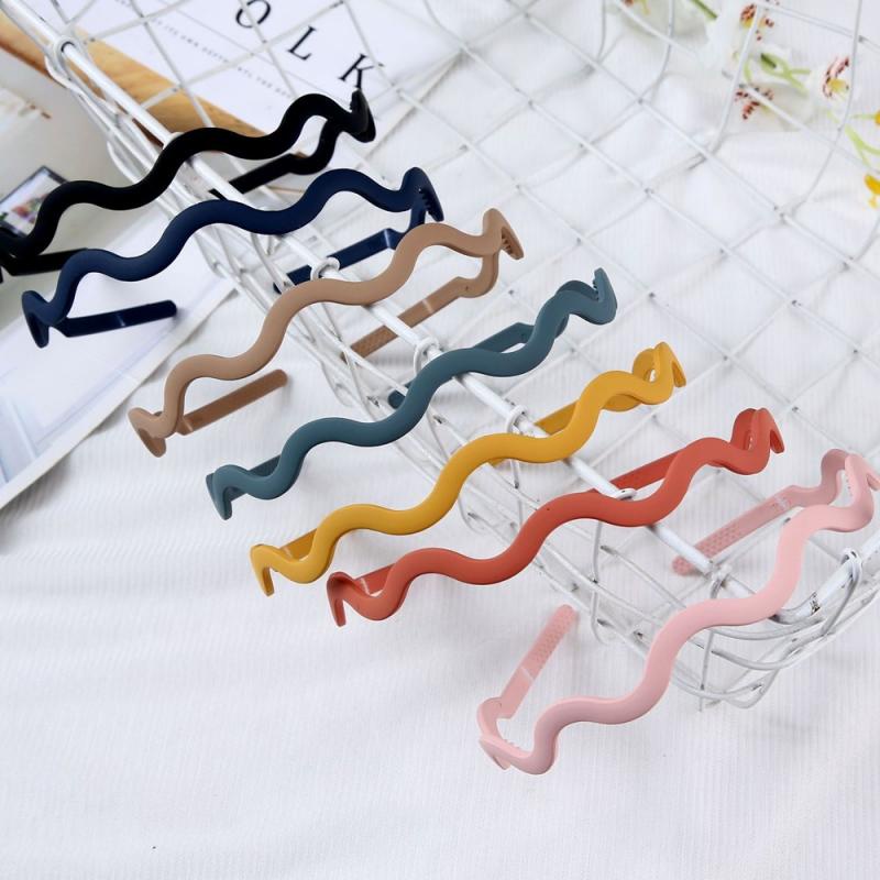 Băng Đô Cài Tóc Bằng Nhựa Mỏng Chống Trượt Màu Sắc Đơn Giản Cho Nữ