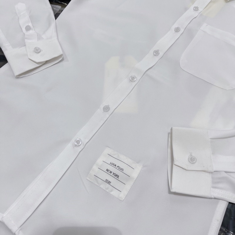 Sơ Mi Trắng Nam Dài Tay Thom Thêu Sọc Kẻ Logo Hai Tay SM02P