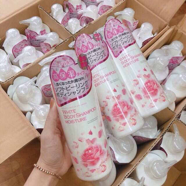 Sữa tắm Manis White Body Shampoo Moisture Hồng Nhật Bản 450ml