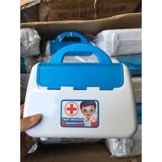 Vali đồ chơi Bác Sĩ