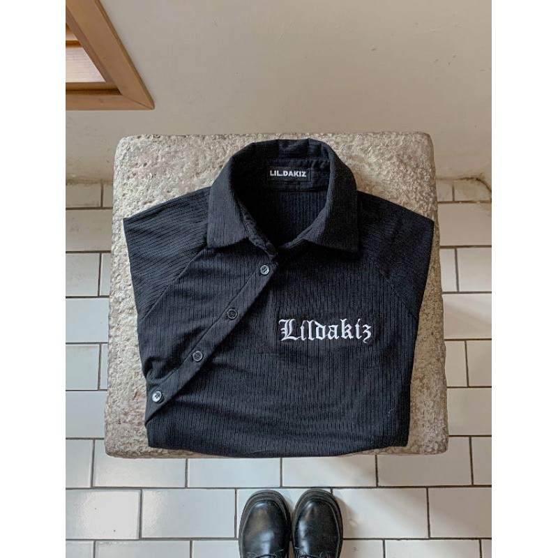 Áo Milan Croptop cổ chéo , chữ thêu