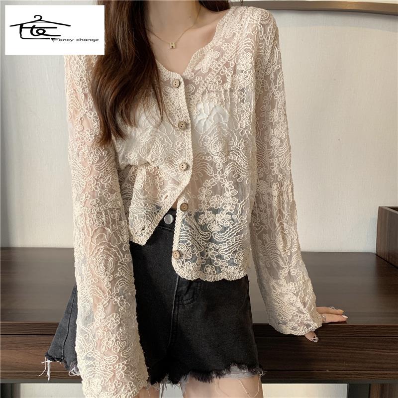 Áo Khoác Cardigan Phối Ren Mỏng Kèm Quần Yếm Thời Trang Xuân Hè Xinh Xắn Cho Nữ