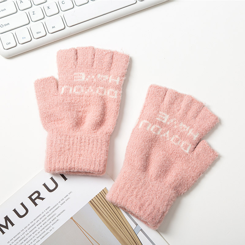 Găng tay hở ngón in chữ phong cách cá tính cho nữ