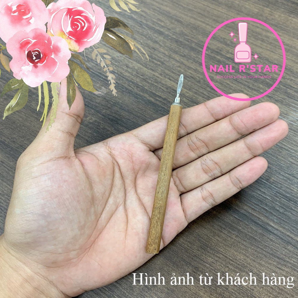 Cây lấy khóe móng cán gỗ nhỏ gọn, rất bén, giá rẻ - Dụng cụ lấy khóe móng tay và chân chuyên dụng NAIL R’STAR