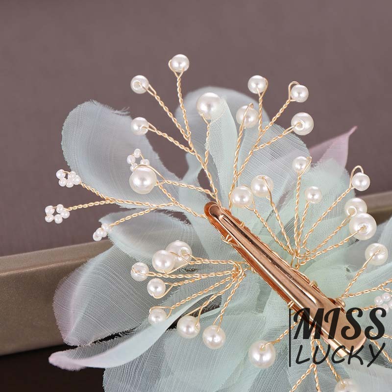 Cài tóc kiểu dáng thời trang thanh tú cho nữ