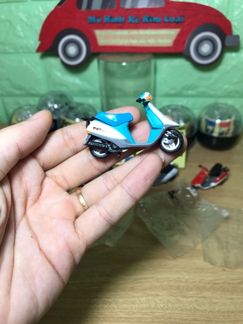 Mô hình xe máy Honda Tact (Tỉ lệ 1/32)