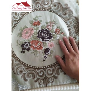 Vỏ gối vuông tựa Tây Âu sang trọng 45cmx45cm.