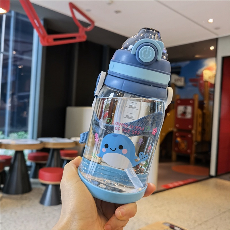 Bình Nước Nhựa Dung Tích Lớn In Họa Tiết Hoạt Hình Dễ Thương Phong Cách Hàn Quốc Kèm Dây Đeo Cho Học Sinh MY0191