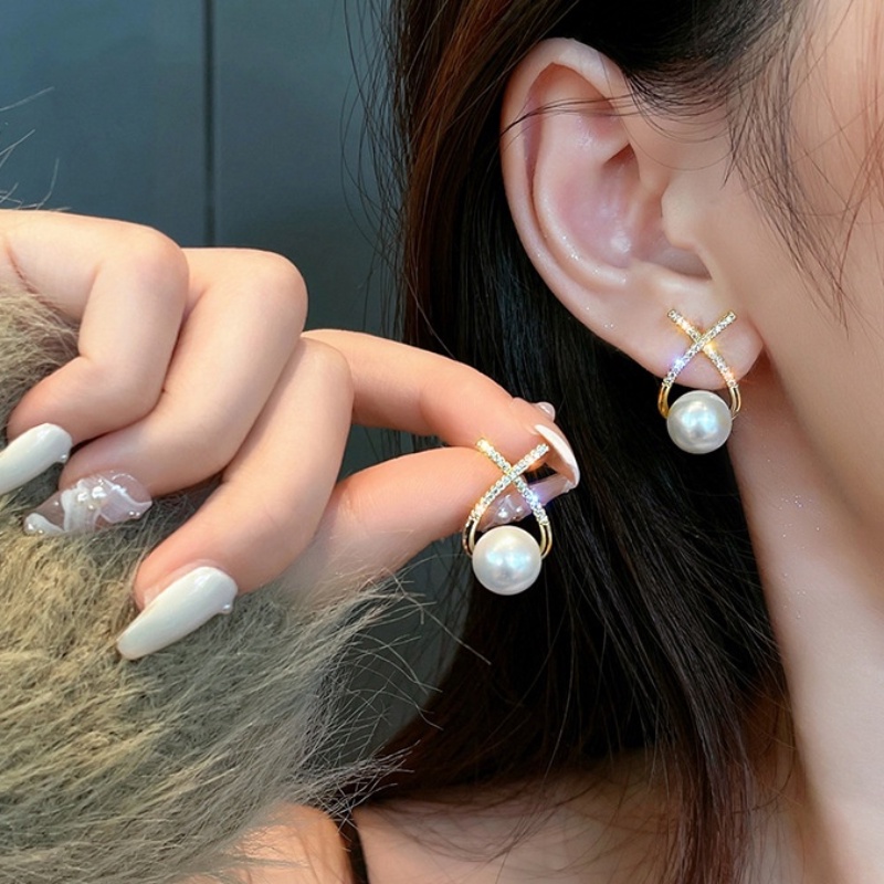 Khuyên Tai Đính Đá Và Ngọc Trai Thiết Kế Độc Đáo Thời Trang Mới Cho Nữ