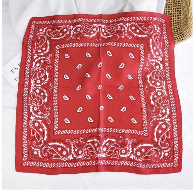 Khăn turban lụa vuông choàng cổ size 70x70cm thanh lịch phong cách nữ tính đa năng dùng làm áo yếm in hoa văn hạt điều