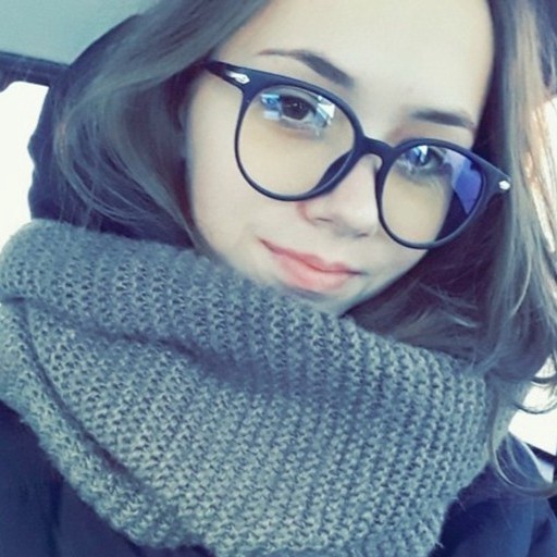 Kính mát gọng tròn thiết kế ấn tượng