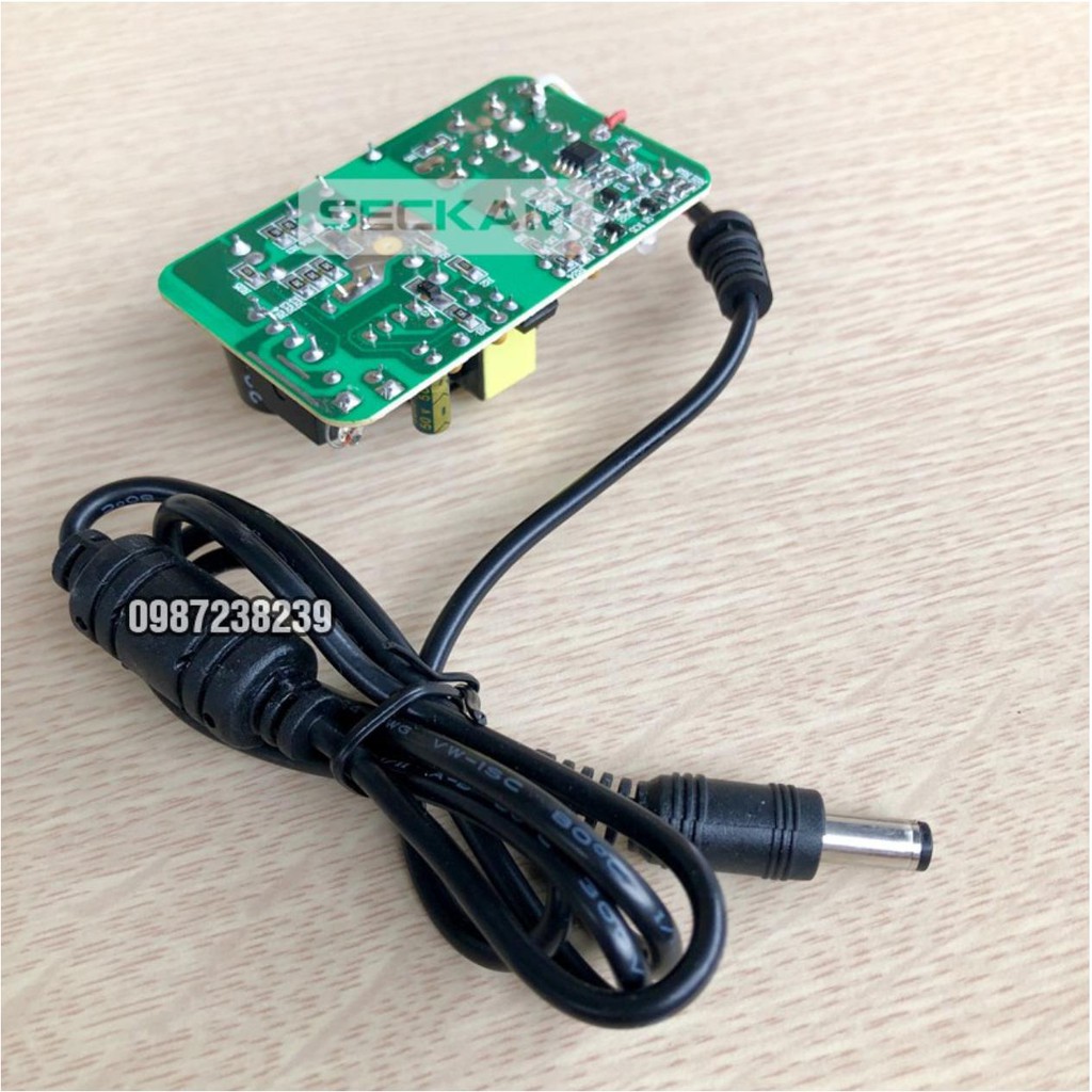 Sạc pin sắt LifePO4 14.6V 2.5A tự ngắt khi pin đầy có đèn led báo trình trạng sạc