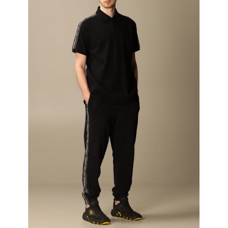 - Áo thun Burberry unisex panelled