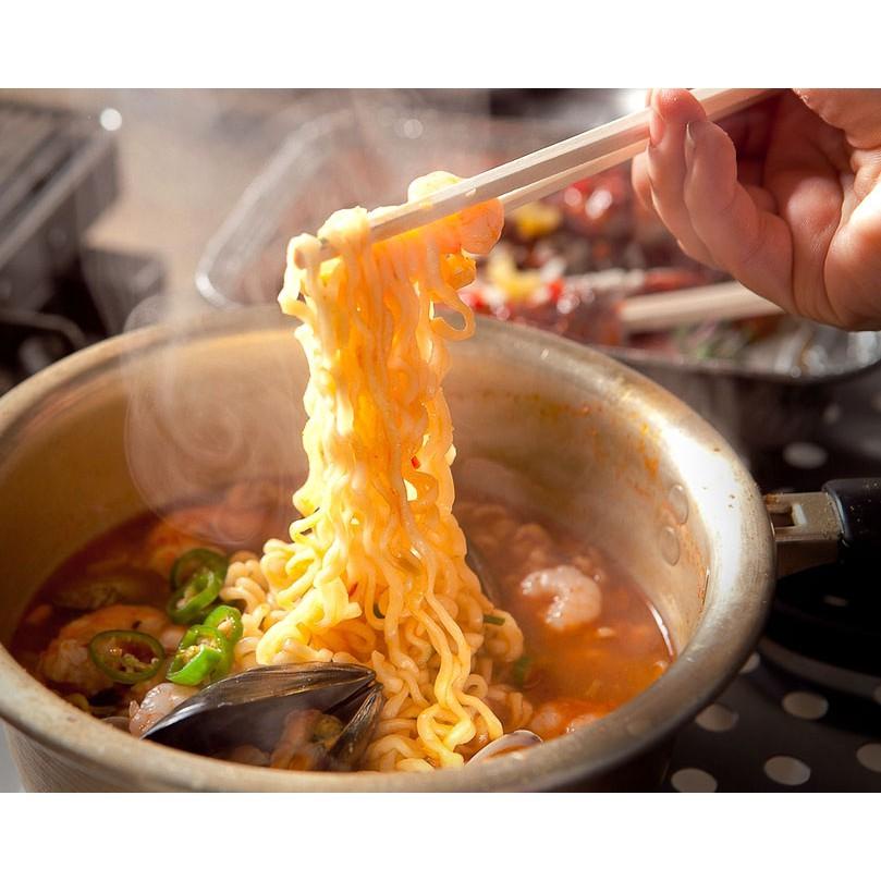 Mì gà cay Samyang đủ vị