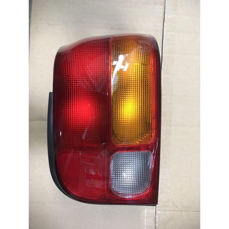 Đèn hậu / đèn lái sau Kia Pride CD5 hàng china