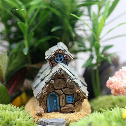 Mô hình ngôi nhà mini thiết kế ông già Noel để trang trí sân vườn